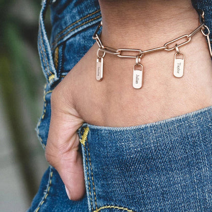 Bracelet Élegance Personnalisé - Gravez les Noms de Votre Famille | Offre Spéciale