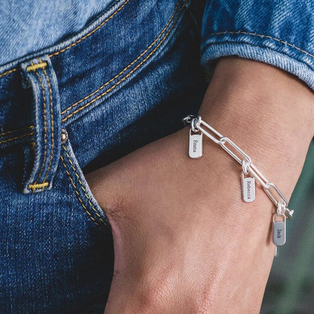 Bracelet Élegance Personnalisé - Gravez les Noms de Votre Famille | Offre Spéciale