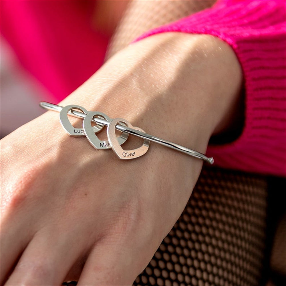 Bracelet Mes Cœurs - Personnalisable | Gravure Laser - Gravez les Noms de votre Famille ! — Offre Spéciale Fête des Mères ♥
