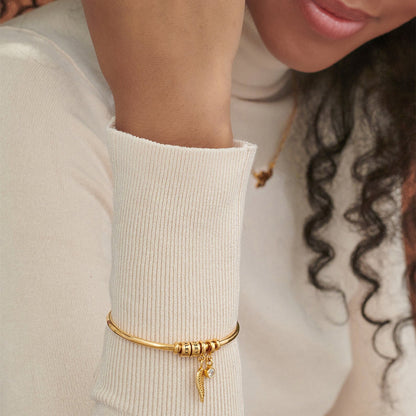 Customizable Angel Wings Bracelet - My Family - Laser Engraving - Gold Plated | Mother's Day Warm-Up 🔥