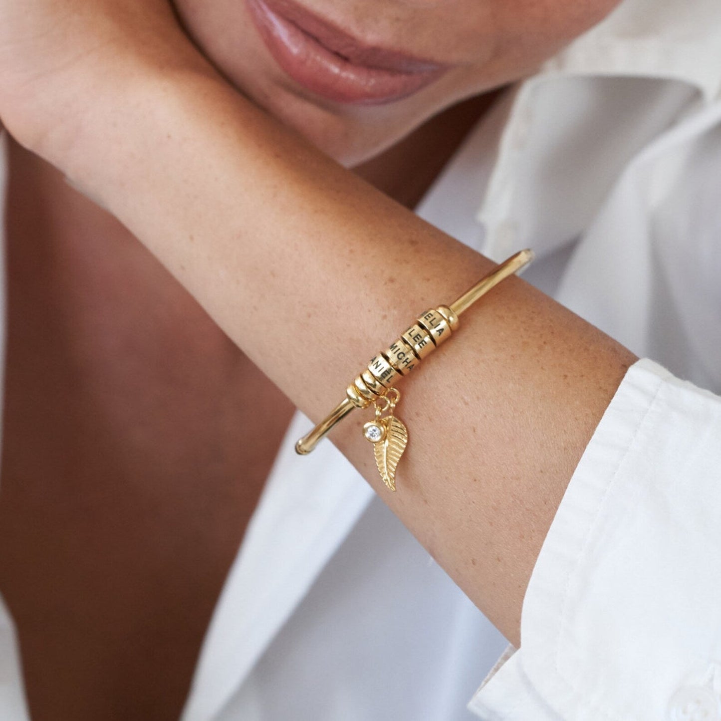 Bracelet Ailes d'Ange Personnalisable - Ma Famille - Gravure au Laser - Plaqué or | Préparez la Fête des Mères 🔥
